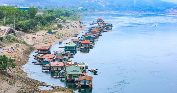 Mùa cạn ở vùng hạ lưu Thủy điện Hoà Bình